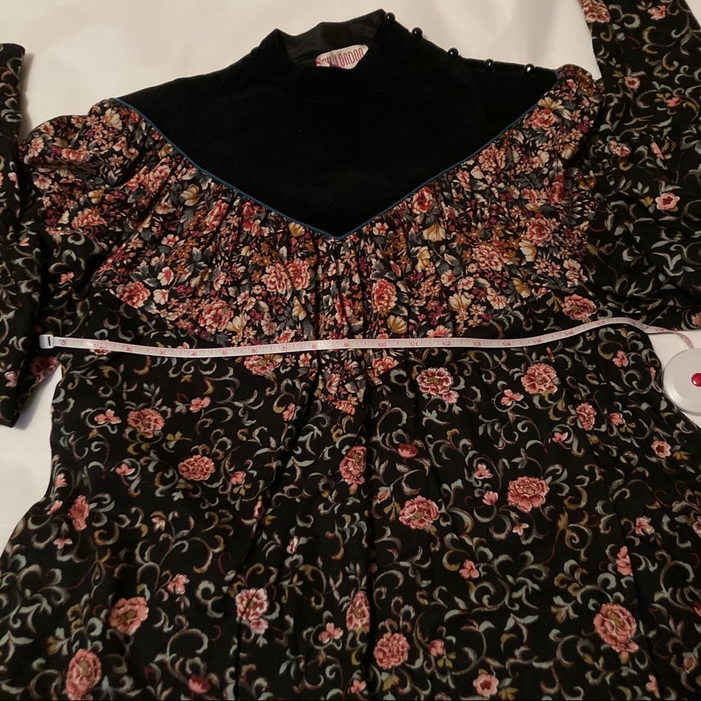 🏆Host Pick🏆 Amazing Vintage Maggy London Dress - Picture 15 of 16